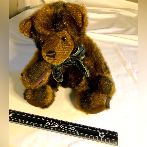 Brown Bear with green bow with gold piping - Picture 2 of 6